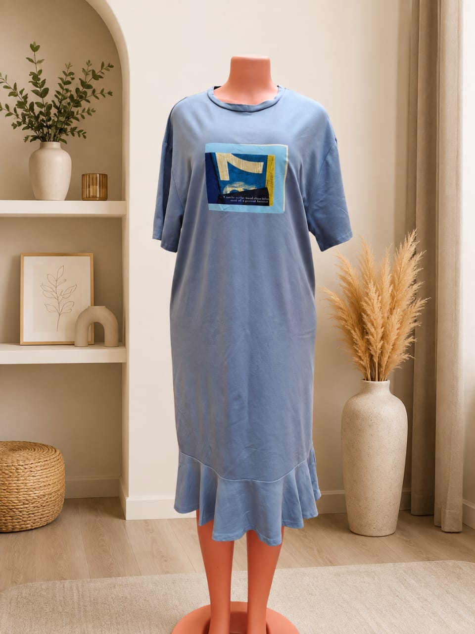 Robe bleue volante